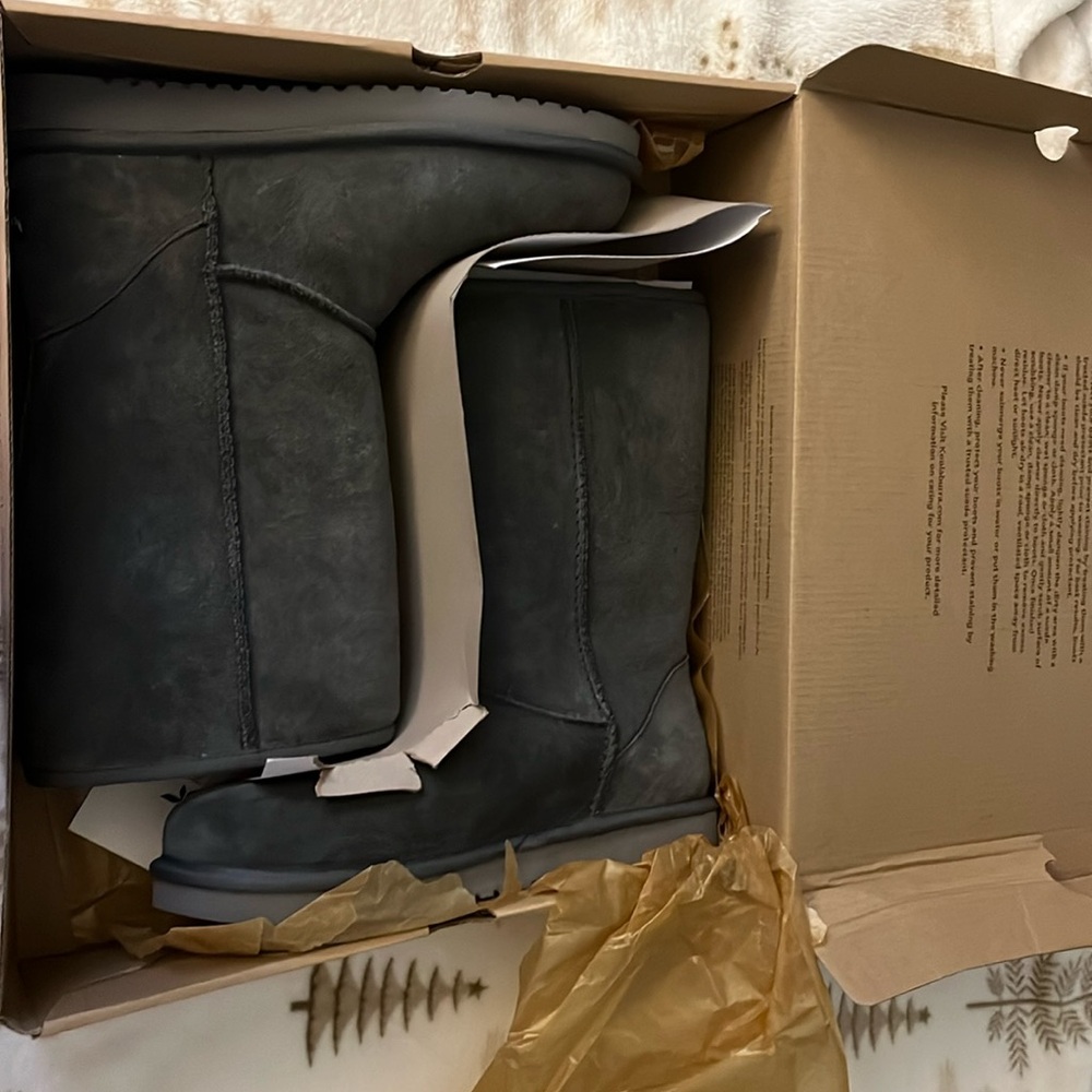 Koolaburra by Ugg tall grey boots